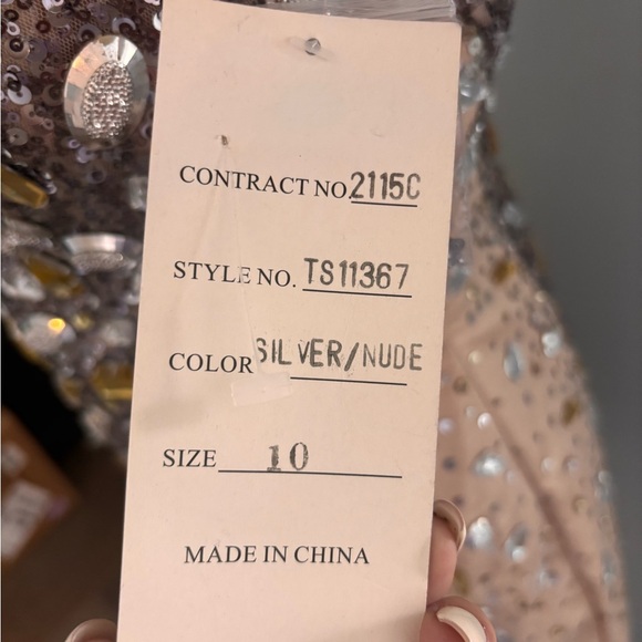 Elegant Sequin Embellished Dress - Gold and Silver - Picture 3 of 6